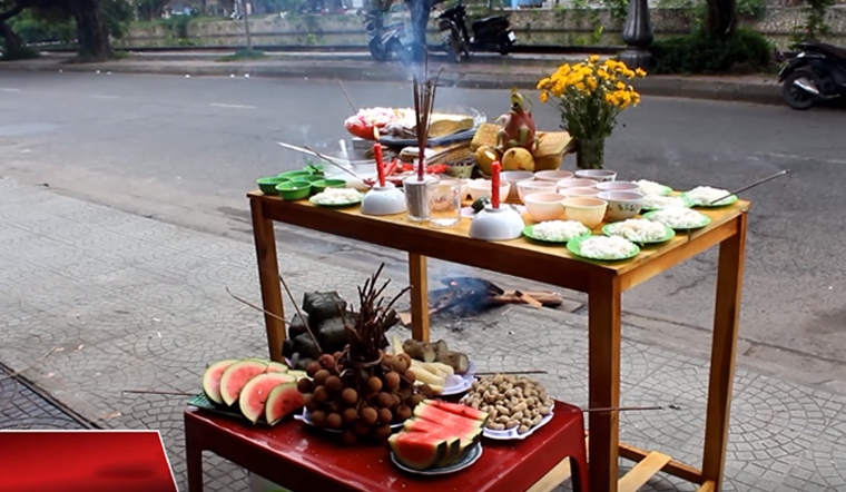 When Is Vietnam’s Ghost Month in 2025? Explore Spirits, Superstitions, and Celebrations 2 nghi thuc cung co hon cung co hon gio nao va cach khan cung co hon 202206041900375869